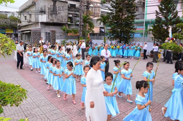 Nhớ tháng hoa Đức Bà