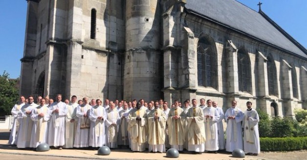 Nhóm “Padreblog” đưa các linh mục đi theo vết chân của cha Hamel