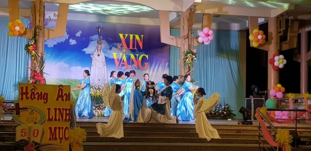 HỌ ĐẠO RẠCH SÚC : MỪNG KỶ NIỆM 50 NĂM LINH MỤC CỦA CHA SỞ PHANXICÔ ĐINH TRỌNG TỰ