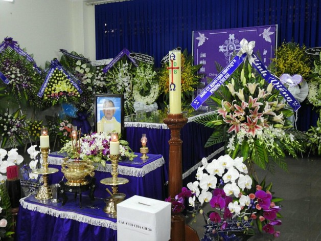 THÁNH LỄ AN TÁNG CHA GIUSE NGUYỄN QUANG HUY
