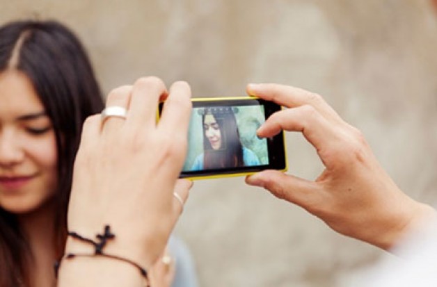 Con ngưá»i Ä‘ang dần để smartphone “sống há»™â€?