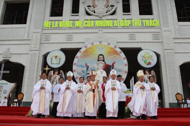 Thánh Lễ Kính Trọng Thể Đức Mẹ Hồn Xác Lên Trời tại La Vang 2018