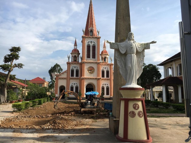 CÁI NHUM TRONG TIẾN TRÌNH THAY DA ĐỔI THỊT