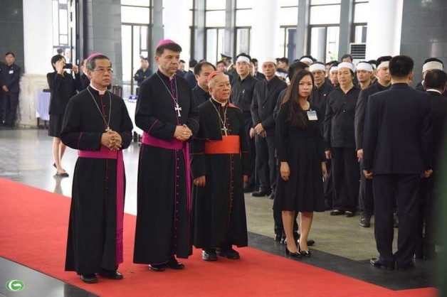 Đại diện Tòa Thánh và HĐGMVN viếng cố Chủ tịch Trần Đại Quang