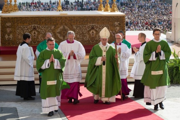 Đức Phanxicô xúc động khi chào mừng các giám mục Trung Hoa có mặt ở Quảng trường Thánh Phêrô