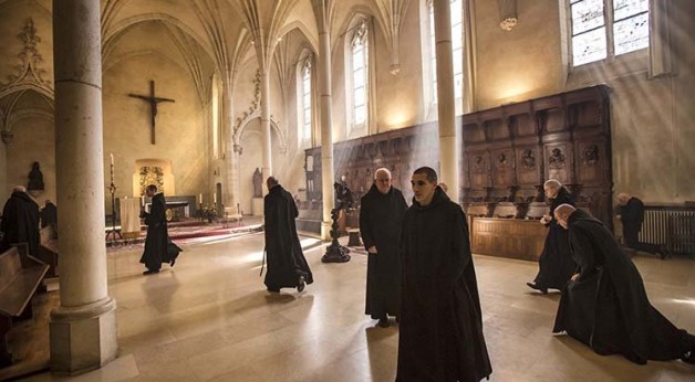 Các đan sĩ mở cửa đan viện cho các người trẻ từ 16 đến 30 tuổi