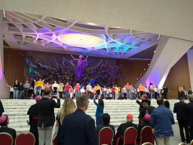 Thượng hội đồng: du hành trong thế giới người trẻ