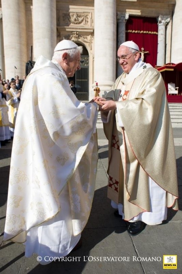 Đức Phanxicô thăm Đức Bênêđictô XVI hôm trước ngày phong thánh Đức Phaolô-VI