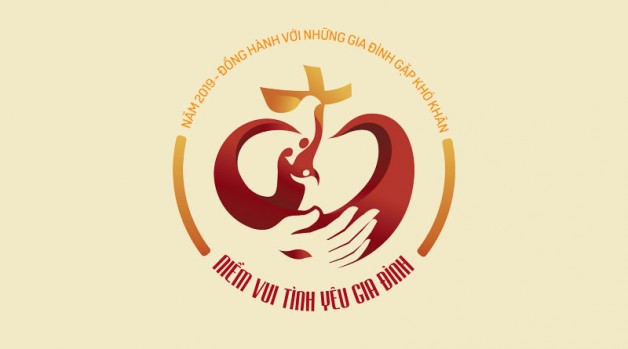 Logo Năm Mục Vụ Gia Đình 2019: “Đồng hành với những gia đình gặp khó khăn”