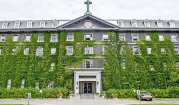 Äà o tạo chá»§ng sinh ở Äại chá»§ng viện Montréal, Canada
