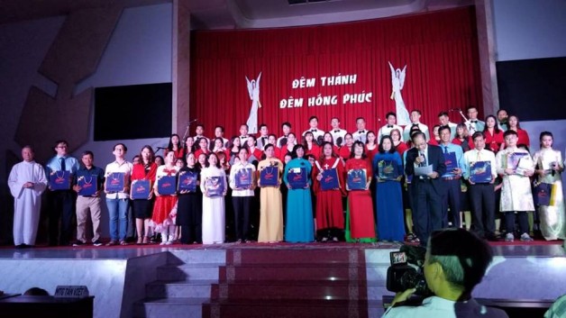 GIÁO XỨ TÂN VIỆT : ĐÊM THÁNH CA DIỄN NGUYỆN