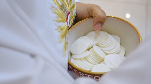 ĐHY Müller ủng hộ các linh mục từ chối cho tín hữu Tin lành rước lễ