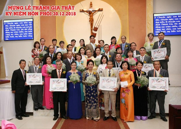 GIÁO XỨ TÂN VIỆT : CÁC ĐÔI HÔN PHỐI KỶ NIỆM NGÀY THÀNH HÔN.