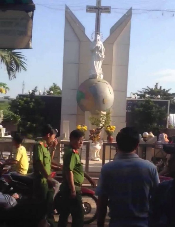 Nhà ngưá»i Công giáo thuá»™c Gx. Lá»™c Hưng (Chà Hòa) – TP. Hồ Chà Minh bị Ä‘áºp phá, đất bị chiếm Ä‘oạt