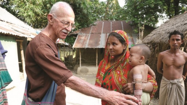Cha Robert Terence McCahill: 43 năm phục vụ ngưá»i Hồi giáo nghèo Bangladesh