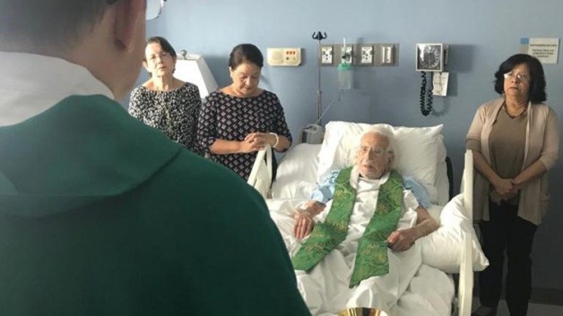 Việc tháo vạ huyền chức cho cha Ernesto Cardenal sau 35 năm
