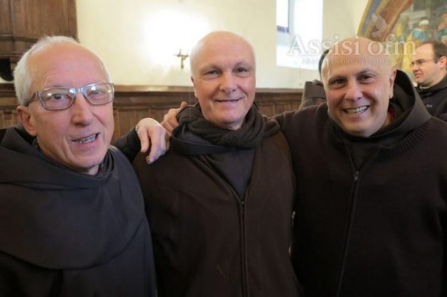 Ba anh em ruột, cả ba đi tu Dòng Phanxicô