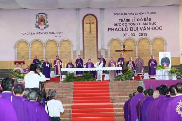 THÁNH LỄ GIỖ ĐẦU CẦU NGUYỆN CHO ĐỨC CỐ TỔNG GIÁM MỤC PHAOLÔ BÙI VĂN ĐỌC