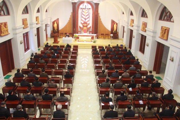 Bài huấn luyện hàng tháng của Uỷ ban Giáo Dân (BÀI 11)  TẦM NHÌN CỦA LÃNH ĐẠO MỤC VỤ: LÊN NÚI VỚI CHÚA(Mt 17,1-8)