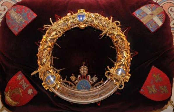 Lịch sử Mão Gai của Chúa trong Nhà Thờ Đức Bà Paris