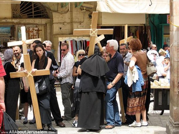 Vì sao đàng thánh giá có 14 chặng