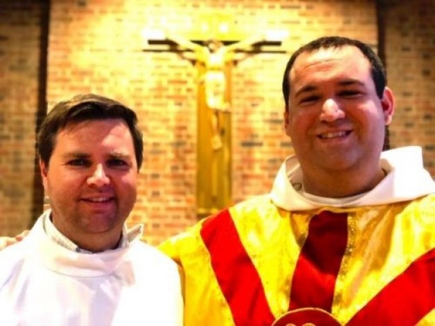 Bất kể tai tiếng lạm dụng, J.D. Vance, tác giả “Hillbilly Elegy” vẫn trở lại Đạo Công Giáo