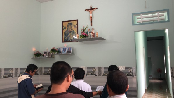 CÂU CHUYỆN LÀM PHÉP NHÀ VÀ VĂN HÓA CỦA NGƯỜI JRAI