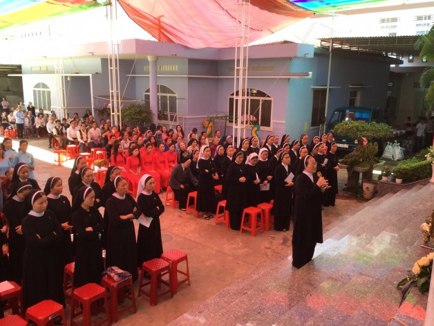 DÒNG MẾN THÁNH GIÁ QUY NHƠN PHỤC VỤ GIÁO PHẬN KONTUM MỪNG LỄ SUY TÔN THÁNH GIÁ