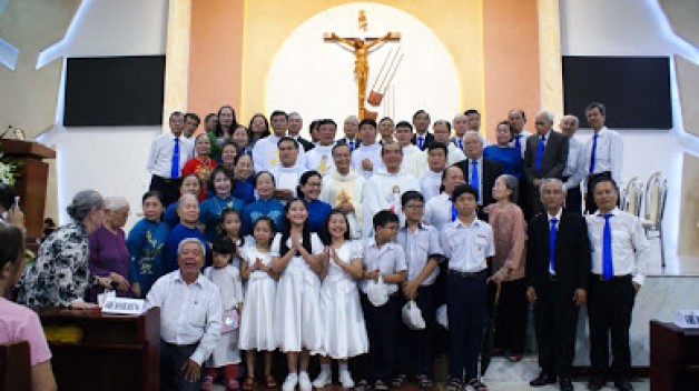 GIÁO XỨ TÂN VIỆT : ĐỒNG HƯƠNG CỔ VIỆT MỪNG BỔN MẠNG.