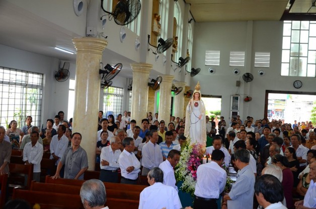 GIÁO XỨ TÂN VIỆT KỶ NIỆM ĐỨC MẸ HIỆN RA TẠI FATIMA