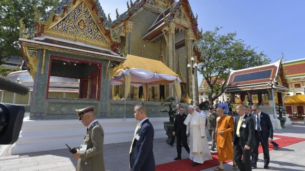 ĐTC Phanxicô thăm Đức Tăng Thống của Phật giáo