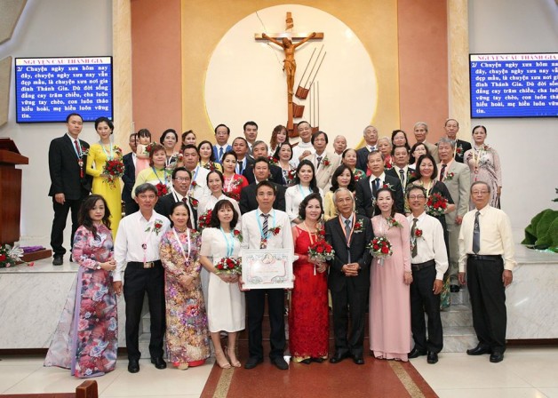 GIÁO XỨ TÂN VIỆT : THÁNH LỄ KỶ NIỆM HÔN PHỐI.