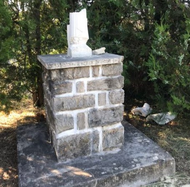 Thêm một bức tượng Đức Mẹ bị chặt đầu ở Hérault