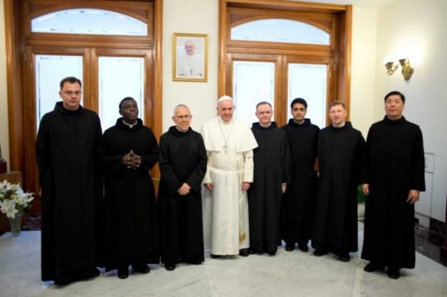 Tiệm thuốc Vatican đã sửa xong