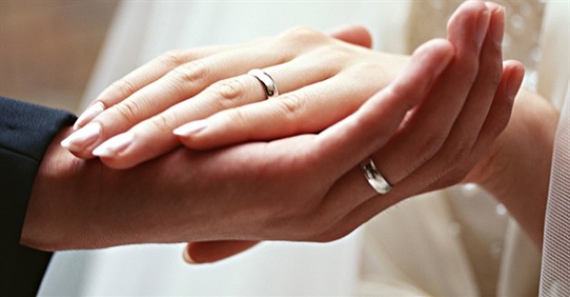 MẸ VÀ CHIẾC NHẪN