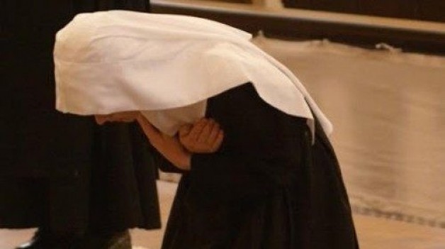 Từ ngôi chùa đến đan viện Dòng Kín Clara