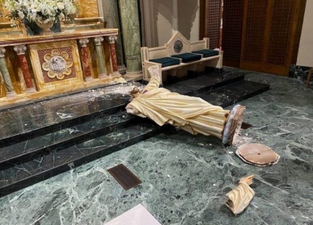 Tượng Thánh Tâm Chúa Giêsu bị phá ở nhà thờ chính tòa Thánh Patrick của El Paso; kẻ tình nghi bị bắt