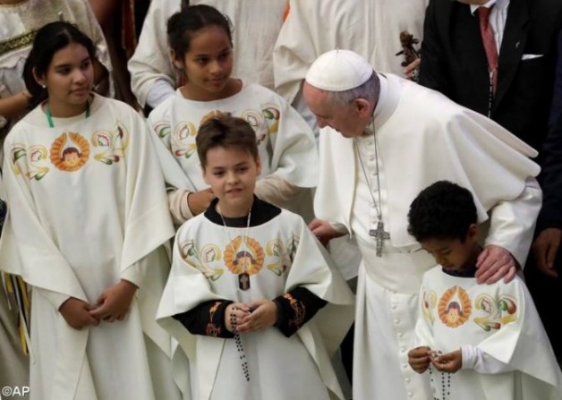 Làm thế nào để nói về Chúa theo độ tuổi của con cái?