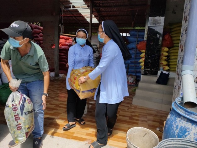 TRÂN QUÝ NHỮNG TẤM LÒNG