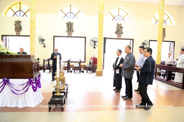 Đức Tổng Giám Mục Giuse Ngô Quang Kiệt Trở Về Hà Nội  Viếng Thi Hài Cha Matthêu Vũ Khởi Phụng