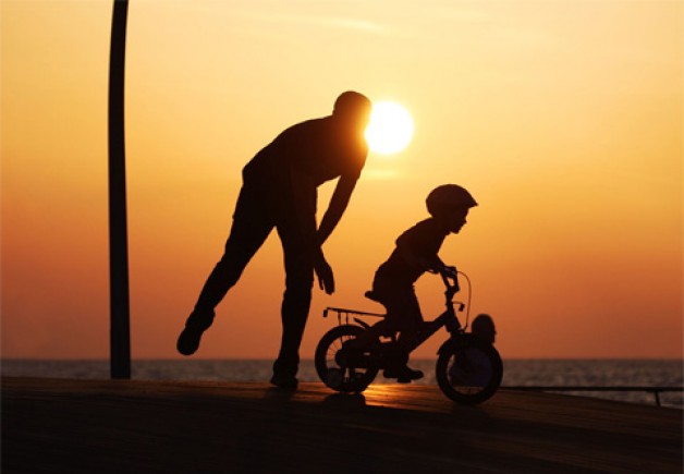 TƯƠNG QUAN GIỮA CHA VÀ CON