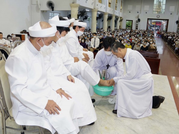 Giáo xứ Tân Việt:  Thánh Lễ Tiệc Ly