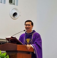 Bài Giảng Thứ Tư Lễ Tro do cha phụ tá Giuse Nguyễn Minh Duy Giảng Lễ