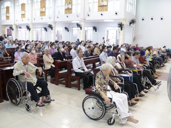 Giáo xứ Tân Việt: Thánh lễ cầu cho các bệnh nhân