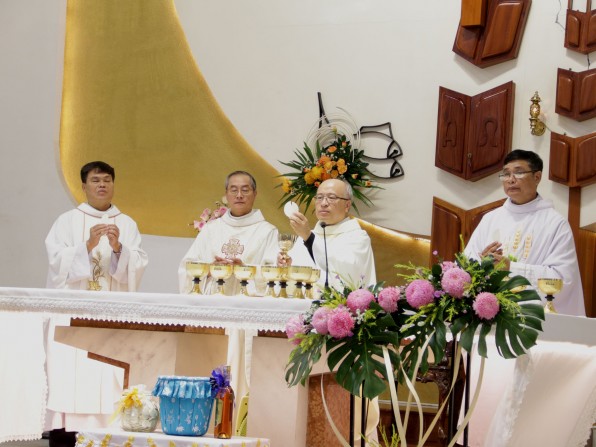 Giáo xứ Tân Việt: Đồng hương Cổ Việt mừng bổn mạng.