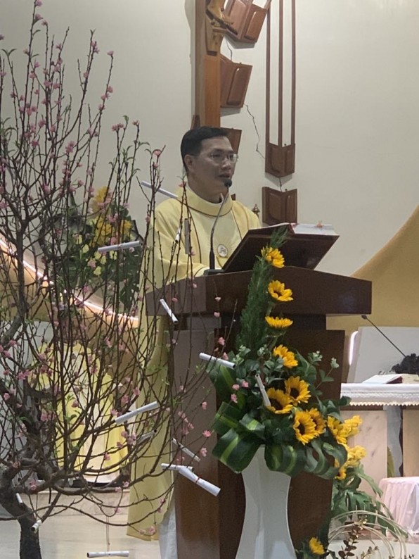 Bài Giảng Thánh Lễ Giao Thừa do Cha Phụ Tá Giuse  Nguyễn Minh Duy Giảng Lễ