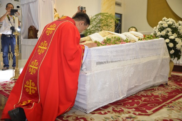 Giáo xứ Tân Việt: Thứ Sáu Tuần Thánh 18/04/2025