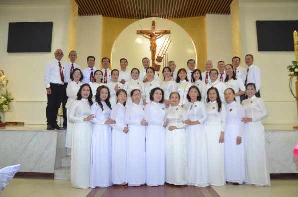 Giáo xứ Tân Việt: Đại lễ Lòng Chúa Thương Xót