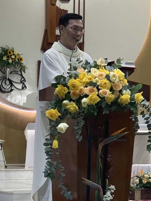 Bài giảng lễ Thánh Teresa bốn mang giáo xứ do cha phụ tá Giuse Nguyễn Minh Duy giảng lễ