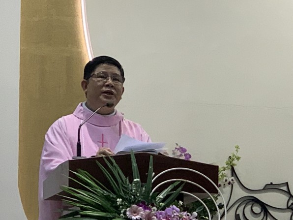 Bài giảng Tĩnh Tâm Chúa Nhật III Mùa Vọng Do cha Anre Phạm Hoà Lạc ( S.J) giảng lễ